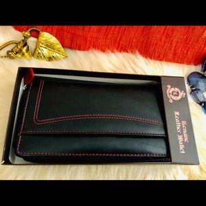 Men’s genuine leather black color pocket wallet